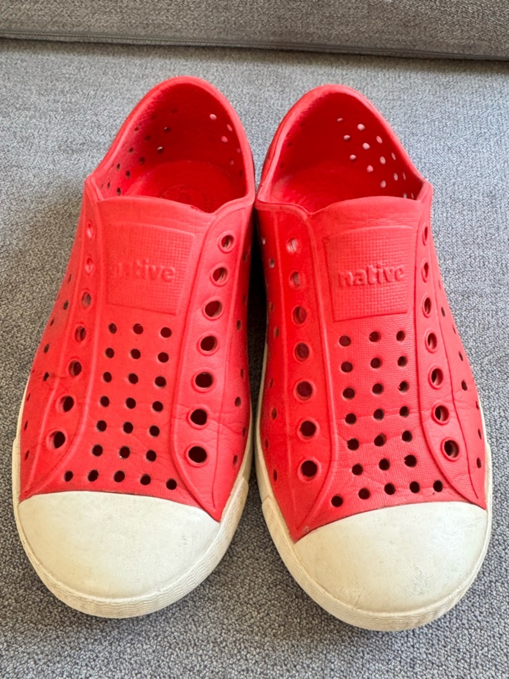 Native Jefferson shoes red size 11